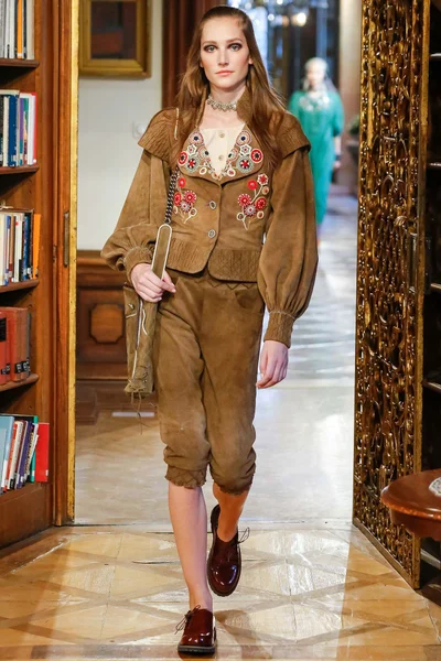 Look 62